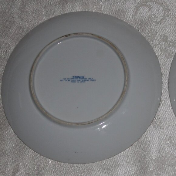 Pair of Currier & Ives Blue and White Plates | "Homestead" Collectible Plates - Picture 9 of 16